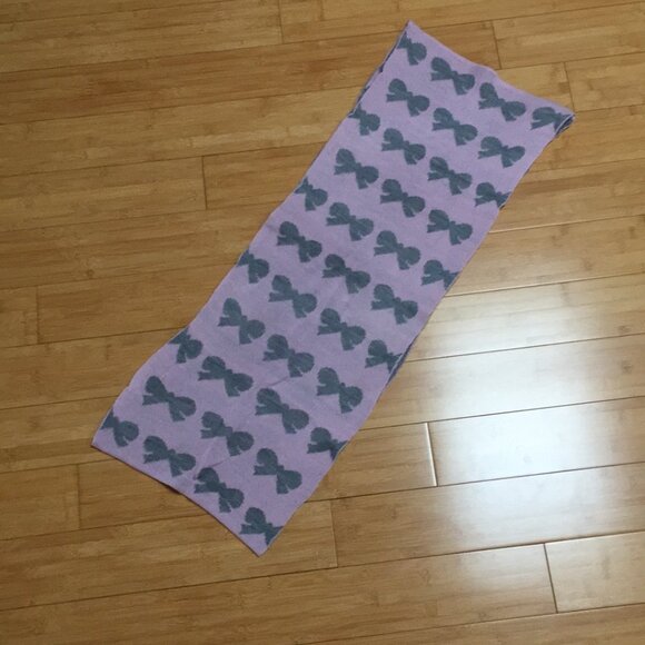 EUC Charming Charlie Reversible Pink and Gray Bow Infinity Scarf - Picture 1 of 2